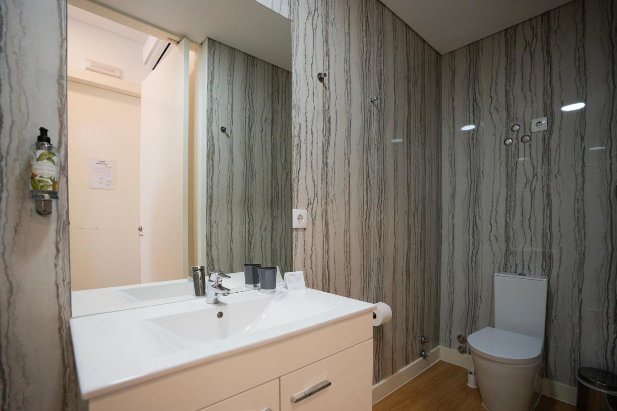 Bed and breakfast Turista Da Trindade Oporto