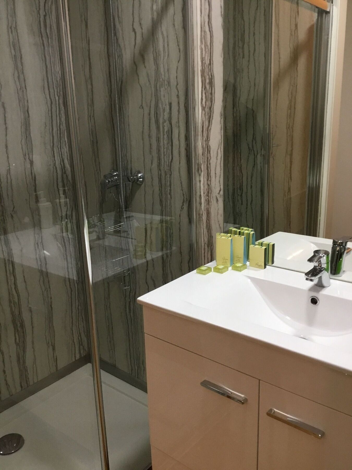 Bed and breakfast Turista Da Trindade Oporto